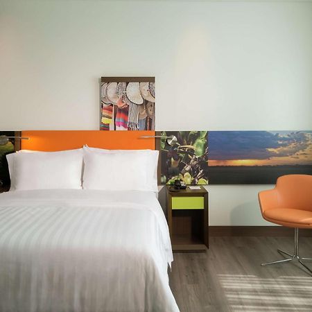 Hampton By Hilton Yopal Hotel Eksteriør billede