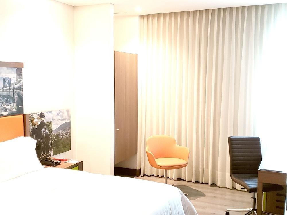 Hampton By Hilton Yopal Hotel Eksteriør billede