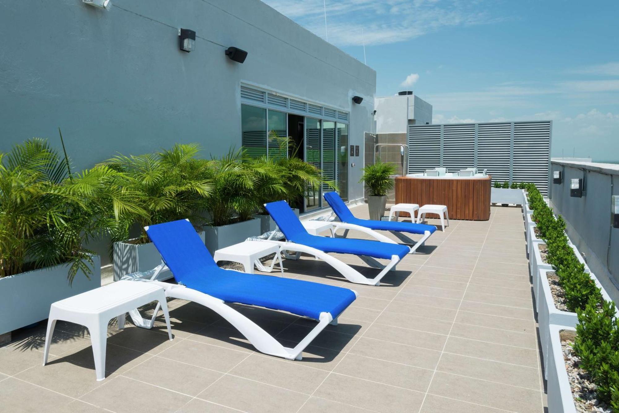 Hampton By Hilton Yopal Hotel Eksteriør billede