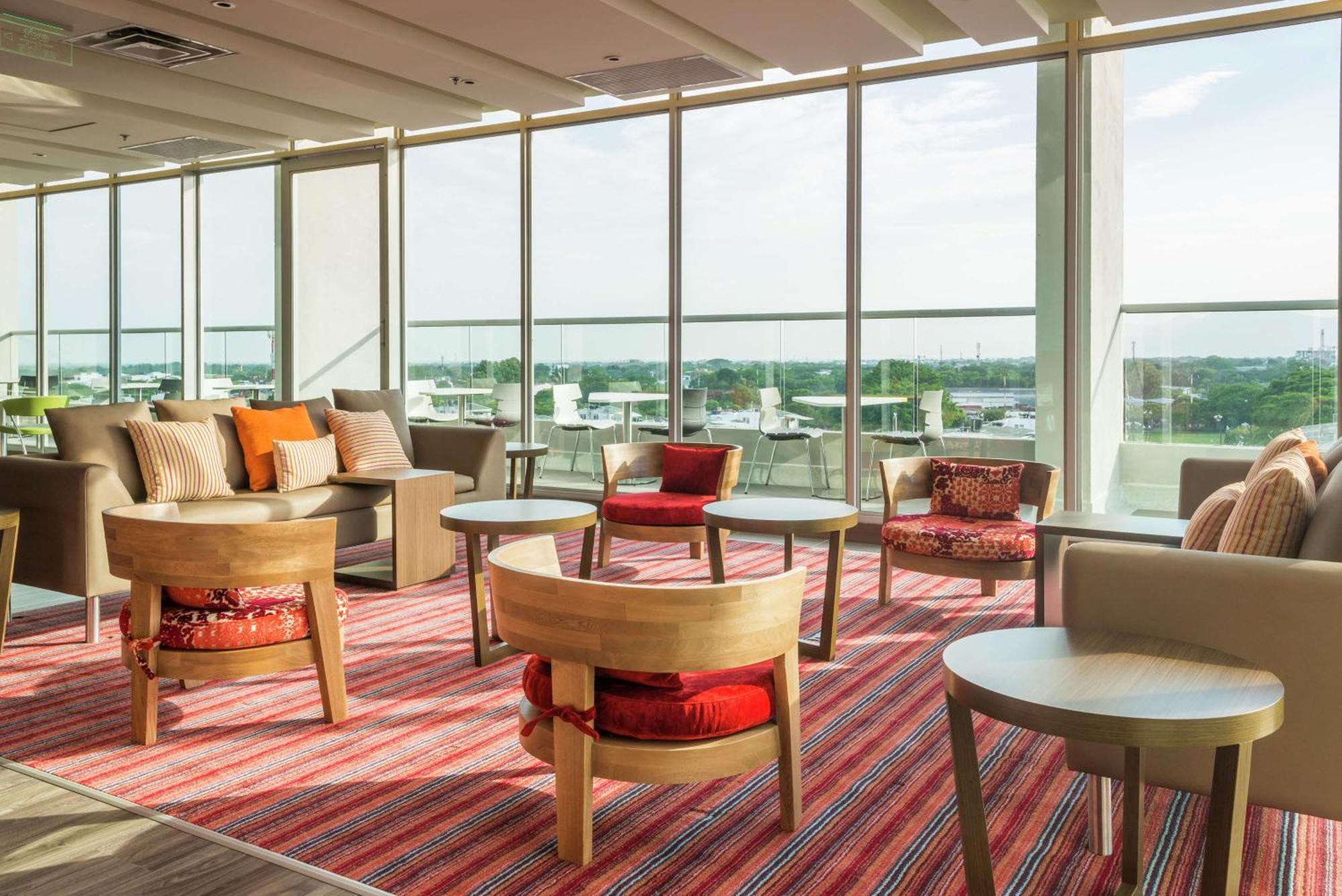 Hampton By Hilton Yopal Hotel Eksteriør billede